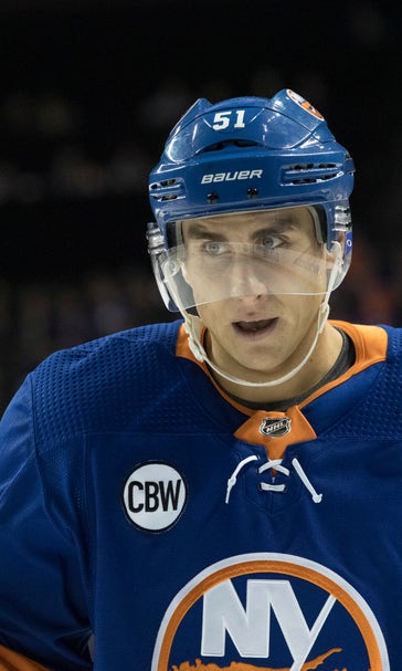 Red Wings GM Steve Yzerman practices patience in free agency